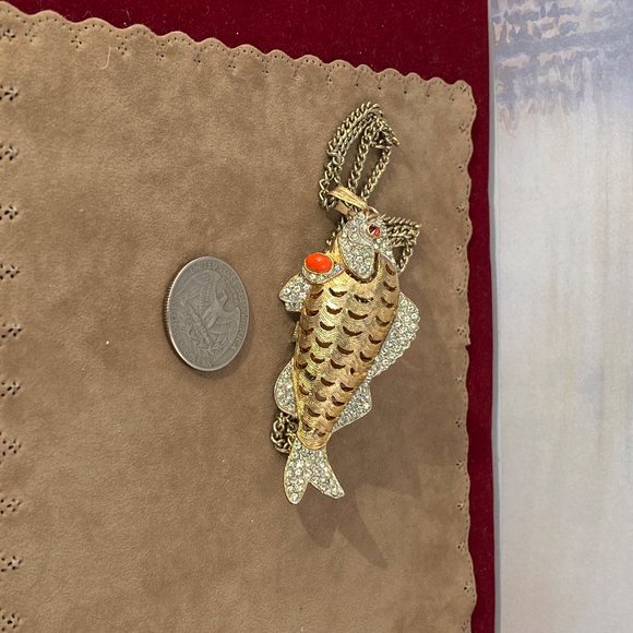 SOLD Vintage Crystal Gold Tone Fish with Hidden Watch - Picture 5 of 7